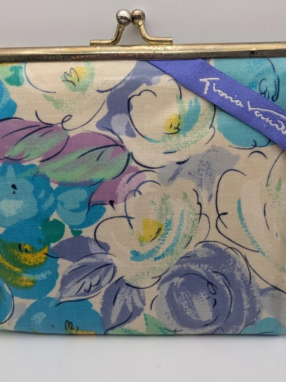 1980's Gloria Vanderbilt Kiss Clutch Makeup Bag